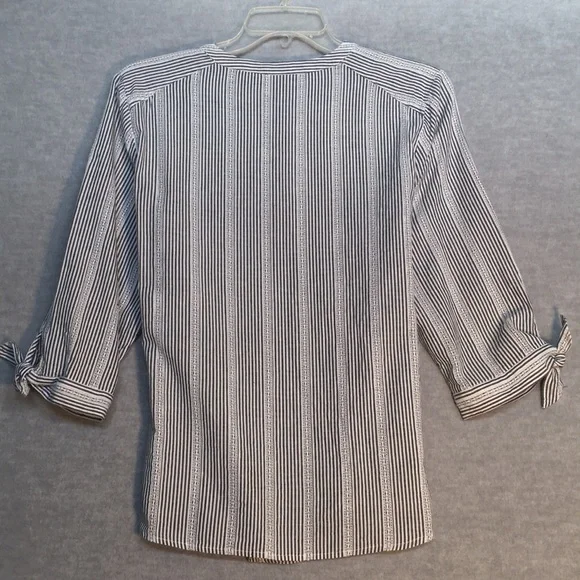 ANNE KLEIN 100% Cotton Striped Shirt w/Logo Buttons Tie Accents on 3/4 Sleeves - Picture 3 of 15